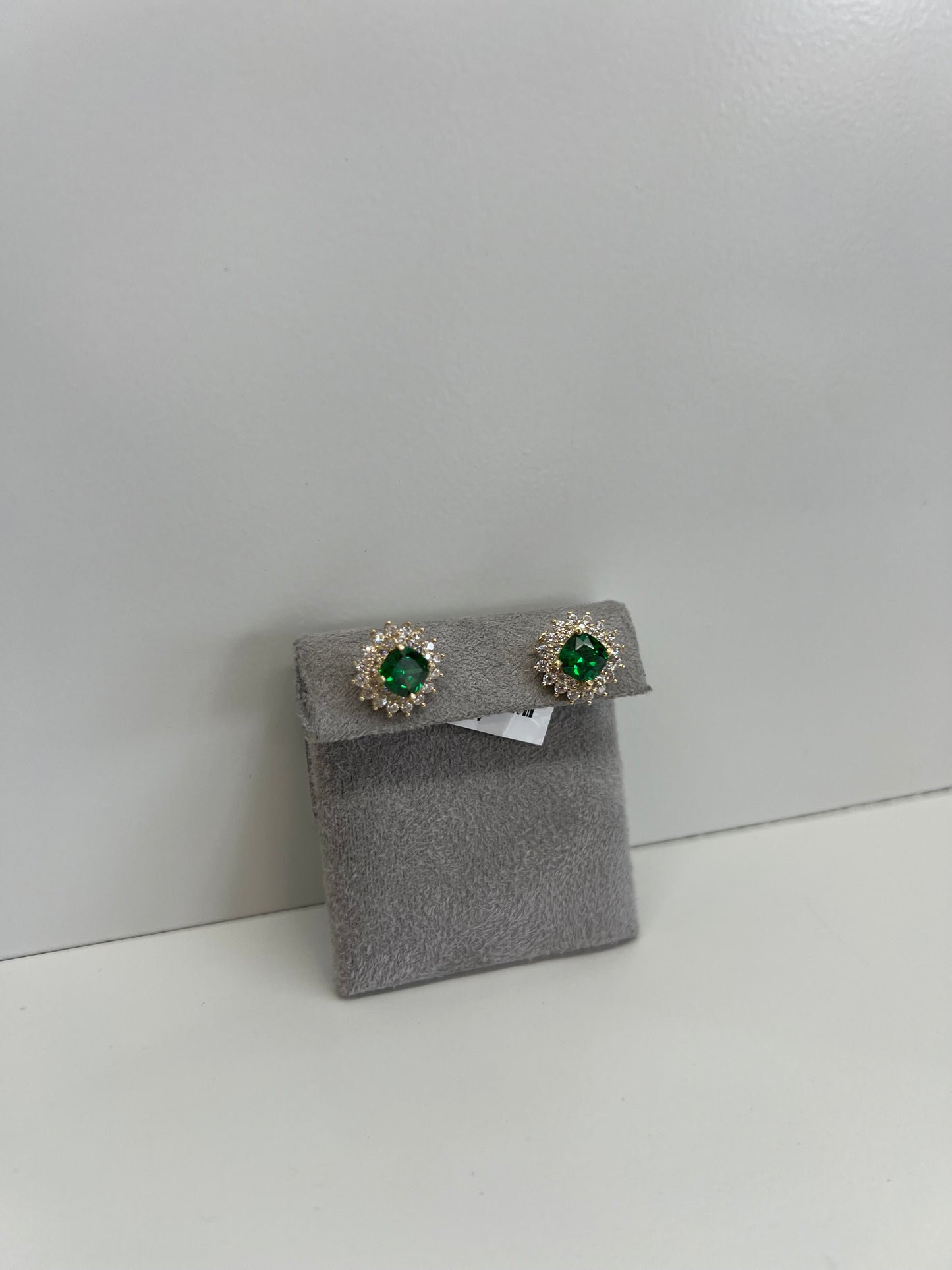 Aretes