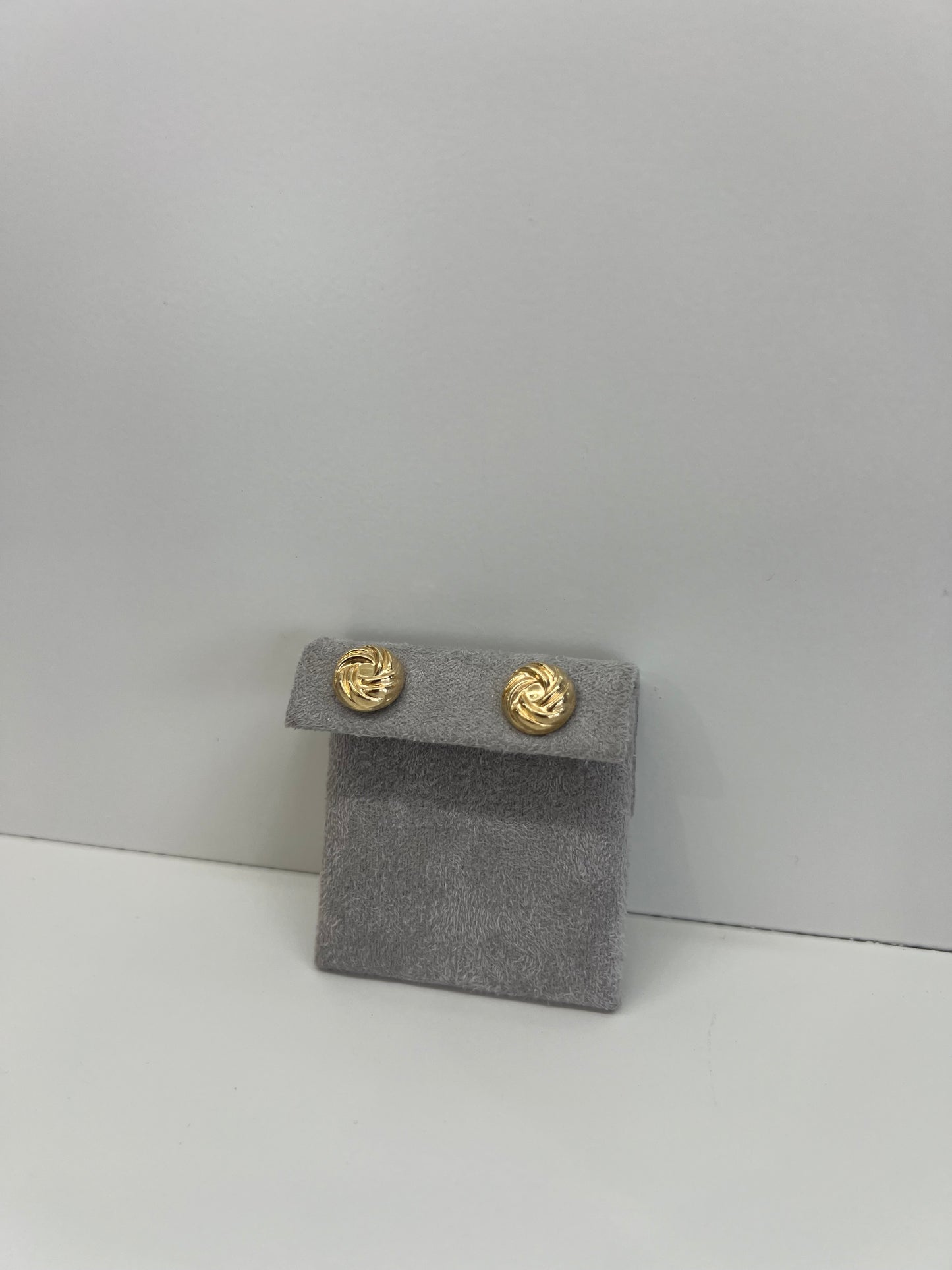 Aretes