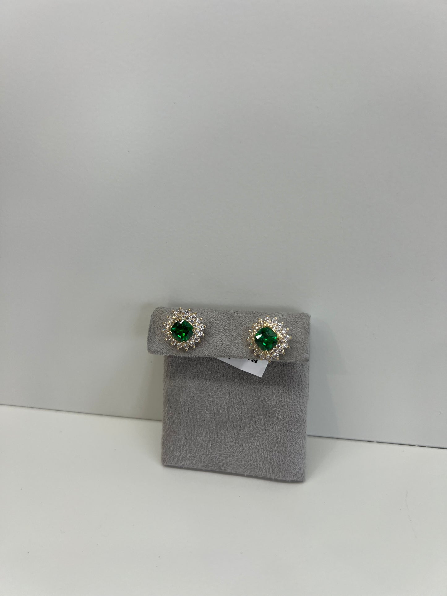 Aretes