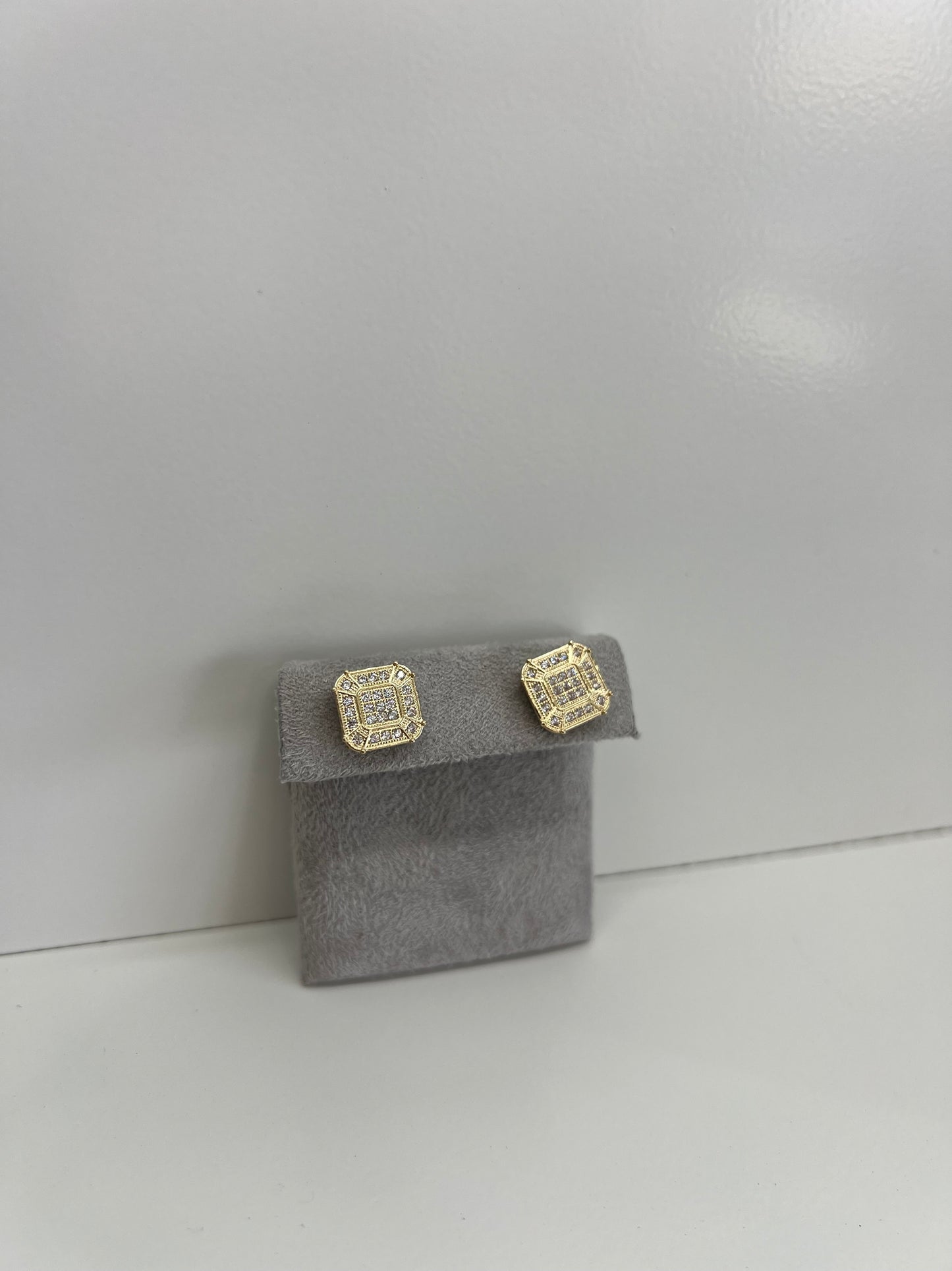 Aretes
