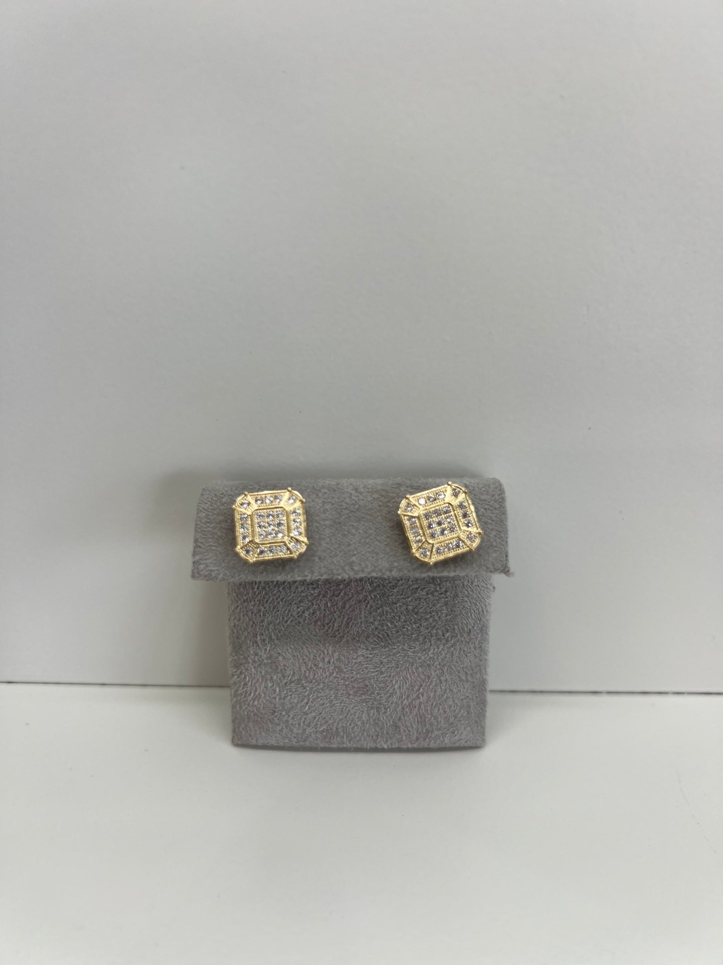 Aretes