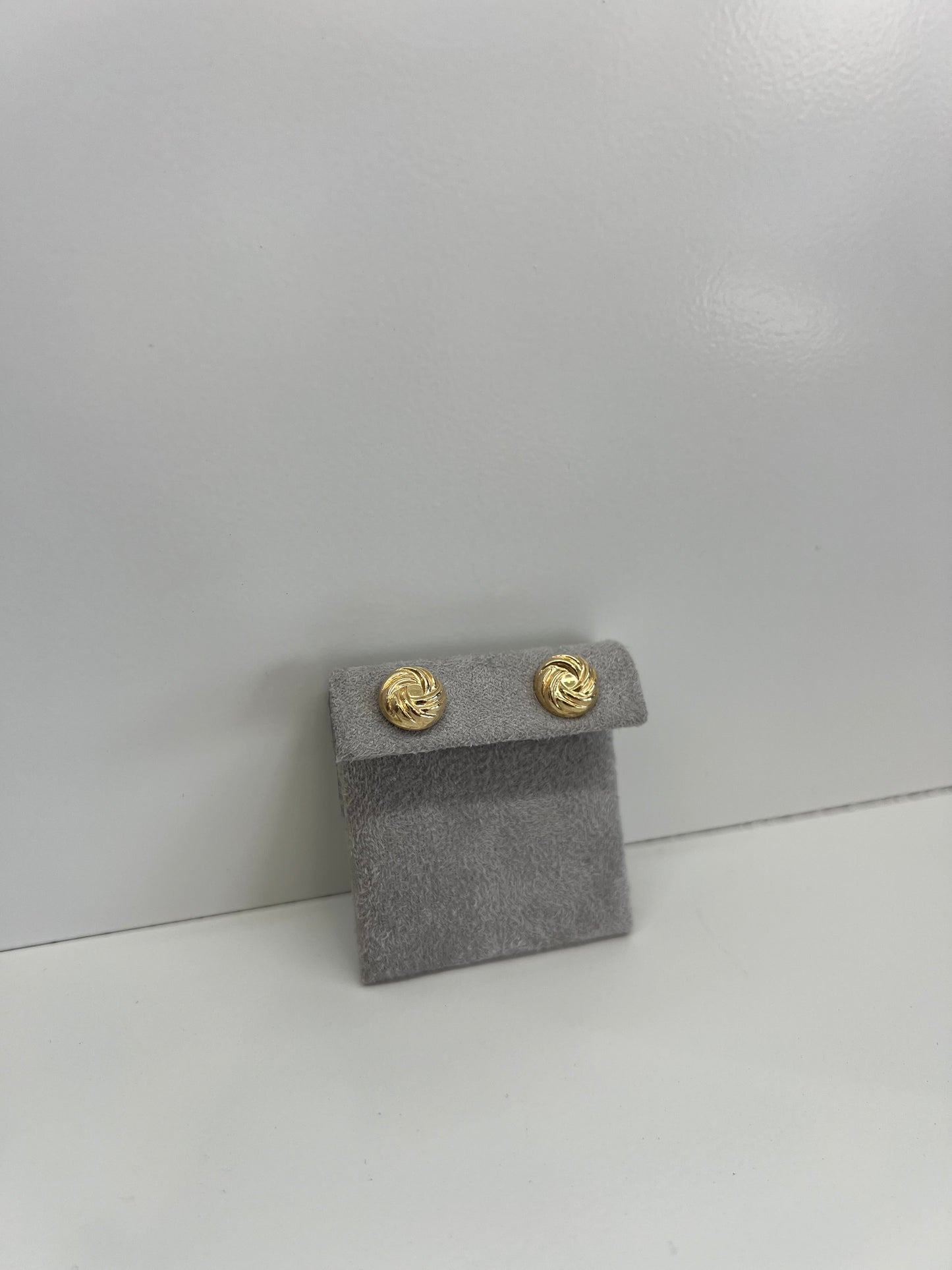 Aretes