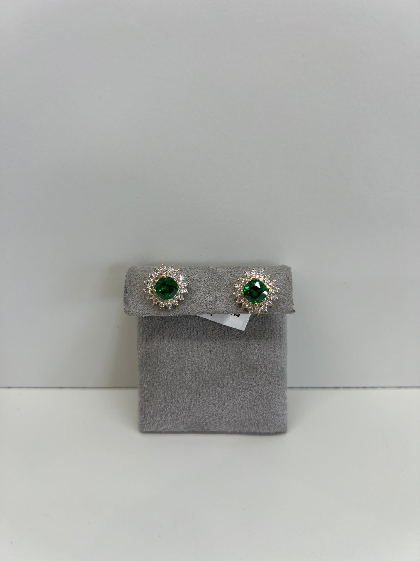 Aretes